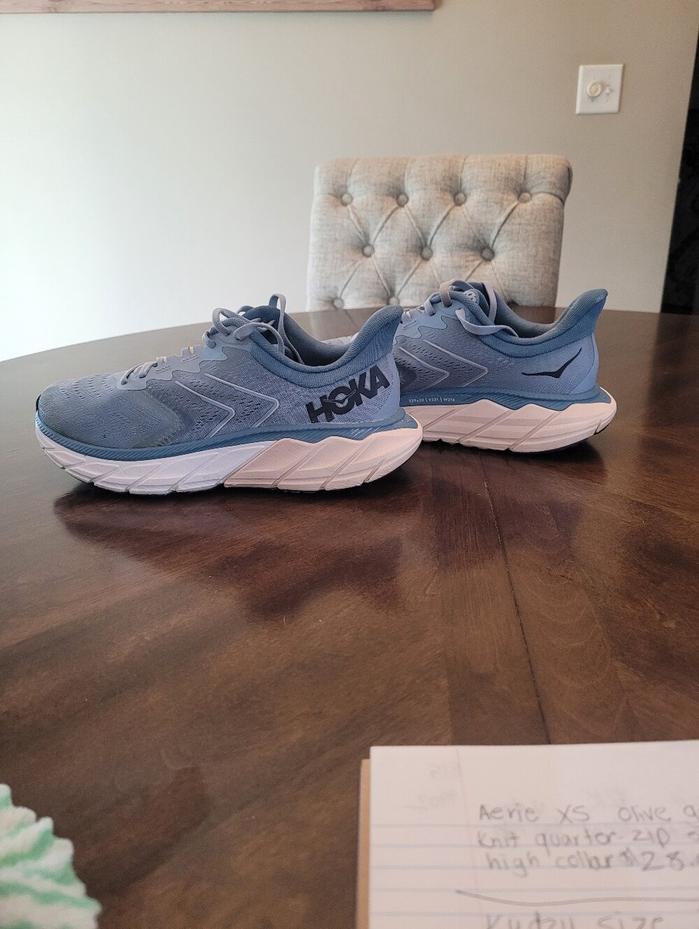 Hoka Women's Light Blue Arahi 5 Athletic Running Shoes. Size 8.5